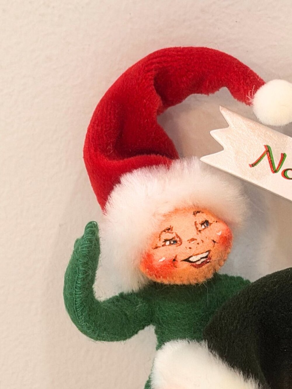 Annalee 2005 North Pole Elves Santa Hat with Pole Vintage Christmas Elf Decor 7" - Picture 4 of 8